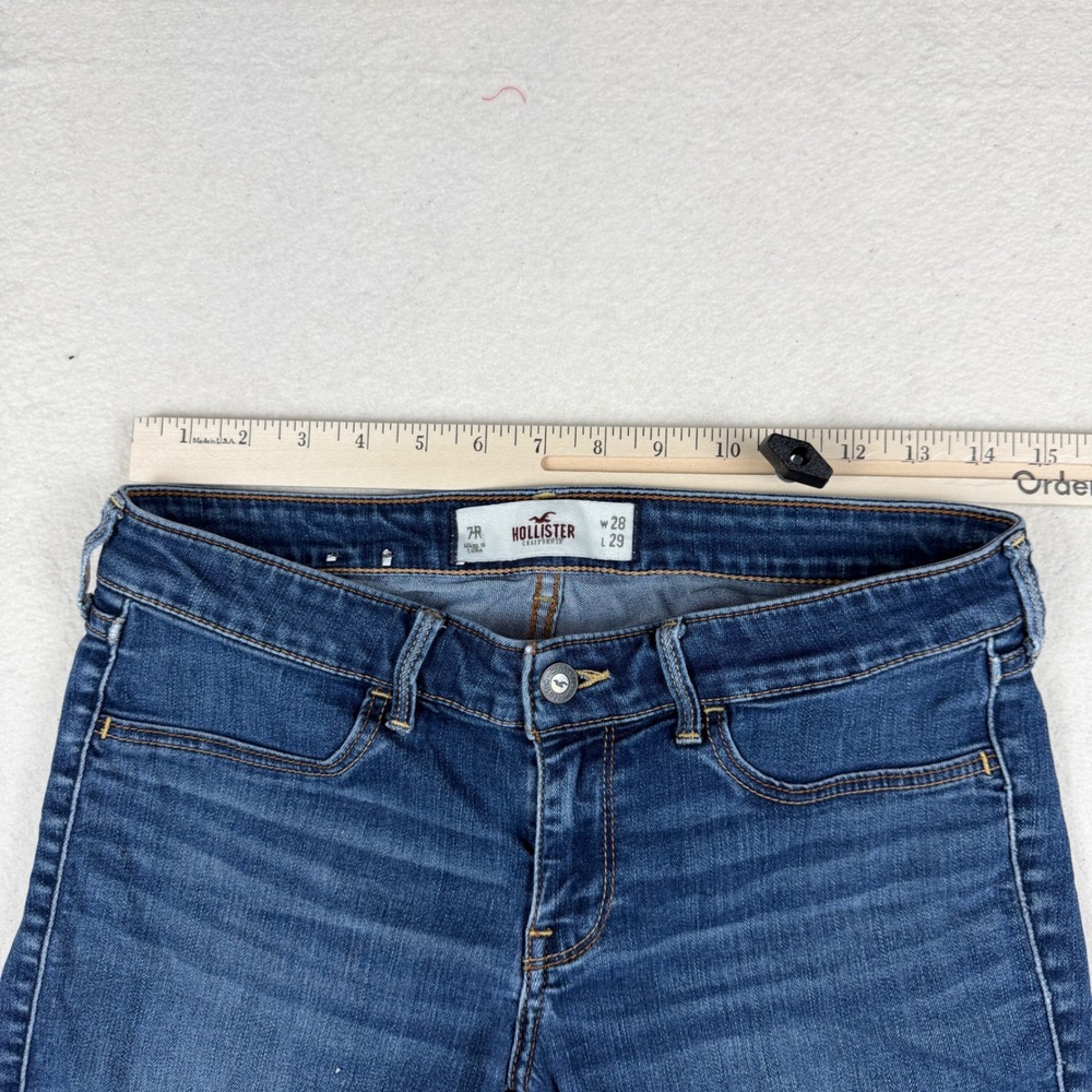 Hollister Womens Medium Wash Raw Hem Denim Bermuda Shorts Size 7R W28 L29 - Picture 2 of 7